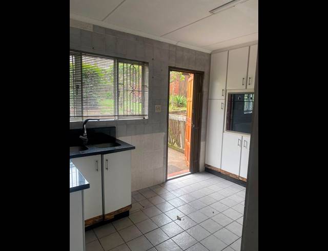 3 BEDROOM PROPERTY TO RENT IN TREASURE BEACH